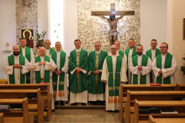 duszpasterze polonijni z biskupem chrząszczem